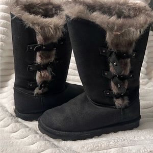 Brand new bearpaw boots size 8